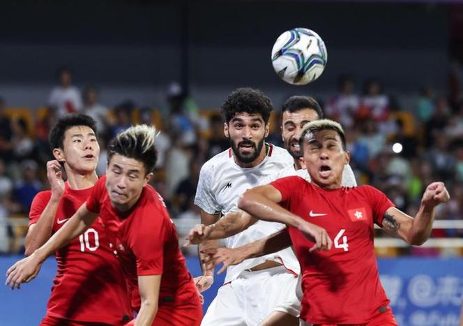 中国足球vs伊朗足球比赛